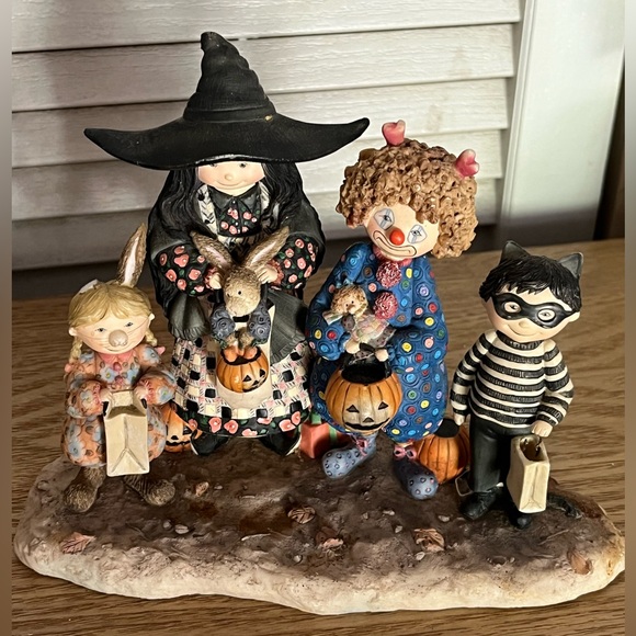 Hallmark Halloween - Picture 1 of 4